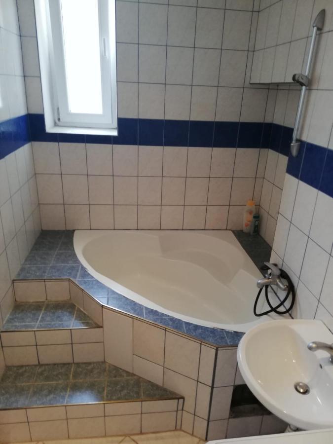 Appartamento Beautiful, Spacious And Cheap Vienna Esterno foto